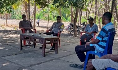 Lewat-Sambang,-Bhabinkamtibmas-Desa-Kolisia-Ajak-Warga-Wujudkan-Kamtibmas-Kondusif