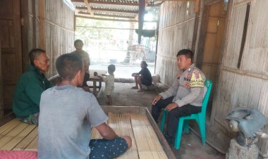 Sambang-Warga,-Bhabinkamtibmas-Polsek-Nita-Silaturahmi-dan-Sampaikan-Pesan-Kamtibmas