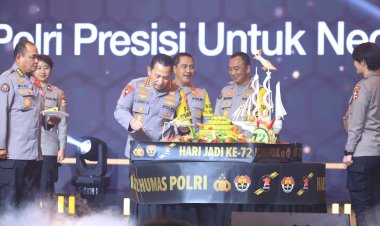 Dua-Hadiah-Untuk-Divisi-Humas-Polri-Dari-Kapolri