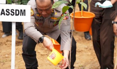 SSDM-Polri-Gelar-Bakti-Sosial,-Bakti-Kesehatan,-Tanam-Pohon-dan-Akan-Bangun-Sekolah-SMA-Taruna-Bhayangkara-di-Gunung-Sindur,-Bogor