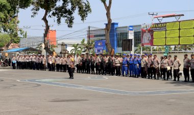 Simulasi-PLB,-Uji-Kecepatan-Personil-Polres-Sikka-Saat-Situasi-Darurat