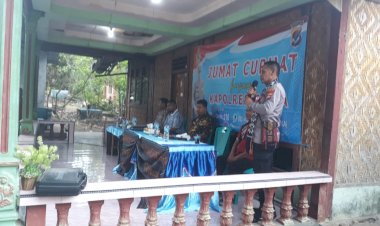 Kasat-Binmas-Laksanakan-Jumat-Curhat-Bersama-Warga-Nitakloang