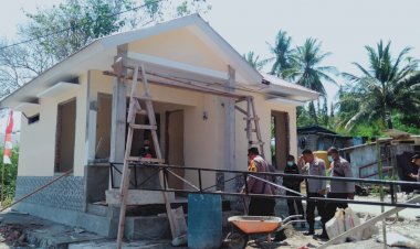 Kapolres-Tinjau-Lokasi-Pembangunan-Polsubektor-dan-Sumbur-Bor-di-Pulau-Palue