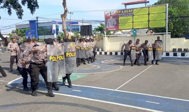 Polres-Sikka-Kembali-Menggelar-Latihan-Dalmas-Dalam-Rangka-Pengamanan-Pemilu-2024