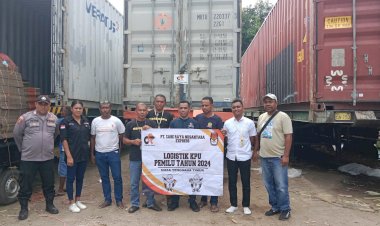 PERSONEL-POLRES-SIKKA-KAWAL-PENDISTRIBUSIAN-LOGISTIK-SURAT-SUARA-DPD-RI-UNTUK-KABUPATEN-SIKKA.