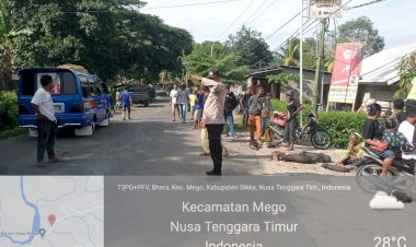 PENGAMANAN-LALU-LINTAS-DI-PASAR-LEKEBAI:-Bhabinkamtibmas-Desa-Dobo-Gencar-Lakukan-Patroli