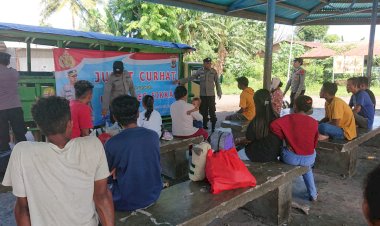 Tampung-Aspirasi-Masyarakat-Polres-Sikka-Gelar-Jumat-Curhat-Di-Terminal