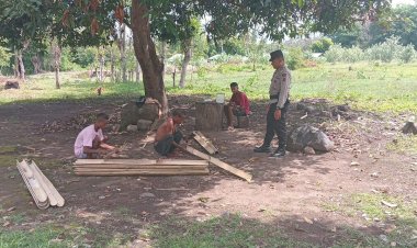 Polsek-Waigete-Gelar-Patroli-Rutin-Di-Jalan-Raya-Maumere-Larantuka