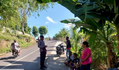 Dalam-Menjaga-Ketertiban-dan-Kondusifitas-Wilayah.-Polsek-Bola-Polres-Sikka-Rutin-Melaksanakan-Kegiatan-Patroli.
