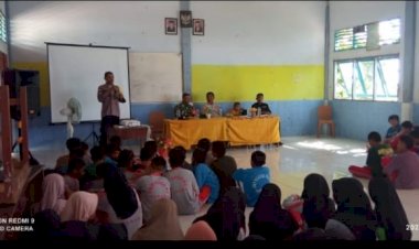 Peduli-Generasi-Penerus-Bangsa,-Aipda-Ramli-Sosialisasikan-Kenakalan-Remaja-kepada-para-pelajar-SMPN-Pemana