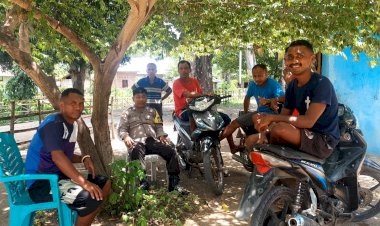 Bhabinkamtibmas-Sambang-Desa-Binaan-Dan-Sampaikan-Pesan-Kamtibmas