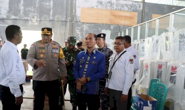 Pengecekan-Kesiapan-KPU-dan-Logistik-Pemilu-Tahun-2024-oleh-Forkompimda-Kabupaten-Sikka