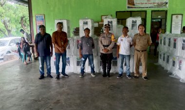 Pendistribusian-Logistik-Pemilu-2024-di-Kecamatan-Alok-Barat,-Kabupaten-Sikka.-Berjalan-dengan-aman-dan-sukses.