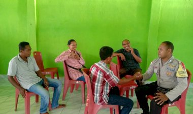 Bhabinkamtibmas-Desa.-Riit,-Kab.-Sikka-Lakukan-Sambang-diwilayah-tugasnya.