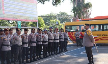 Kapolres-Sikka-Lepas-Kepulangan-BKO-Personil-Polda-NTT