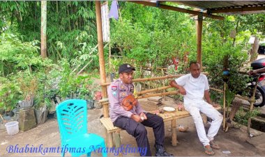 Jaga-Kamtibmas-di-Desa,-Bhabinkamtibmas-Polsek-Nita-Terus-Tingkatkan-Sambang-Warga