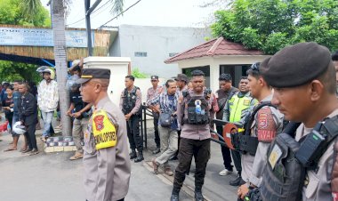 Pengamanan-Sidang-Kasus-Kekerasan-Terdakwa-Anak-Anak-di-Pengadilan-Negeri-Maumere