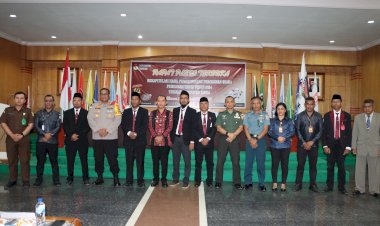 Kapolres-Sikka-Hadiri-Pembukaan-Rapat-Pleno-Terbuka-rekapitulasi-hasil-perolehan-suara-Pemilu-2024--tingkat-Kabupaten-Sikka