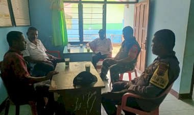 Kompak-Wujudkan-Kamtibmas,-Bhabinkamtibmas-Dan-Bhabinsa-Desa-Nirangkliung-Sambang-Kantor-Desa