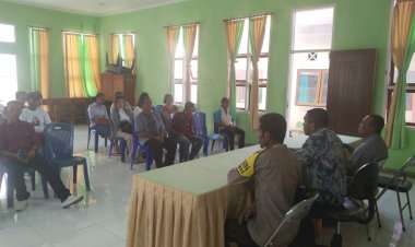 Kolaborasi-Efektif-antara-Bhabinkamtibmas-dan-Pemerintah-Kota-Uneng-Mengembalikan-Akses-Jalan-untuk-Warga