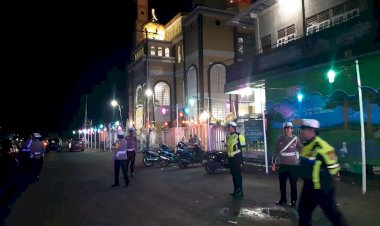 Pengamanan-Ibadah-Sholat-Tarawih,-Wujud-Komitmen-Polres-Sikka-Jaga-Kamtibmas-Saat-Bulan-Puasa