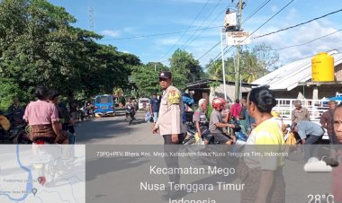 Berkomitmen-Dalam-Menjaga-Kamtibmas,-Aipda-Dewa-Rutin-Lakukan--Patroli-Dan-Pengaturan-Lalu-Lintas-Di-Pasar-Lekebai