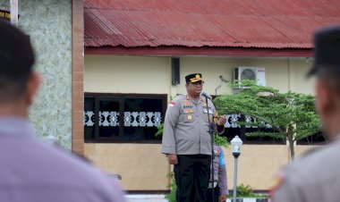 Kapolres-Sikka-Pimpin-Apel-Jam-Pimpinan:-Ingatkan-Disiplin-dan-Pengamanan-Pemilu