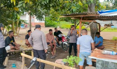 Satuan-Binmas-Polres-Sikka-Himbau-Warga-Waspada-Terhadap-Bencana-Alam-dan-Selalu-Jaga-Kamtibmas