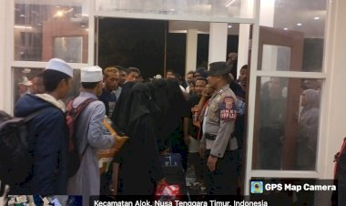 Kapal-KM-DHARMA-RUCITRA-VII-Tiba-di-Maumere-dengan-Pengamanan-Ketat