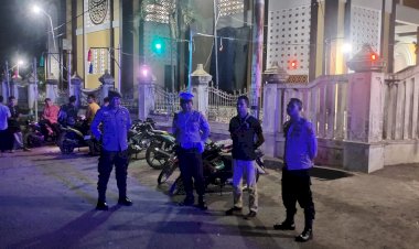Sat-Lantas-Polres-Sikka-Rutin-Lakukan-Patroli-dan-Pengamanan-Sholat-Tarawih,-Wujud-Komitmen-Polres-Sikka-Jaga-Sitkamtibmas-Yang-Kondusif-Selama-Bulan-Puasa