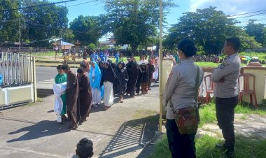 Personil-Polres-Sikka-Amankan-Kegiatan-Ibadat-Jalan-Salib-Hidup/Tablo-di-Paroki-Katedral-Maumere