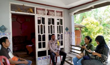 Bhabinkamtibmas-Kelurahan-Wolomarang-Lakukan-Patroli-untuk-Membangun-Hubungan-Positif-dengan-Masyarakat