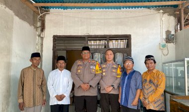 Silaturahmi-Antara-Kapolres-Sikka-dan-Ketua-MUI-Kabupaten-Sikka:-Mempererat-Kerjasama-Menjaga-Kamtibmas