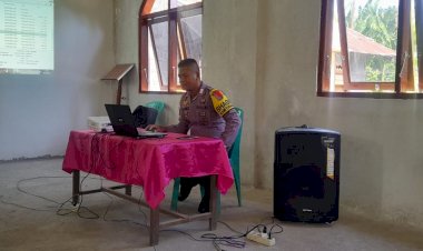 Bhabinkamtibmas-Berikan-Materi-KDRT-&-Gender-pada-Kursus-Persiapan-Perkawinan-(-KPP)--di-Desa-Kolisia-B.-Kab.-Sikka.