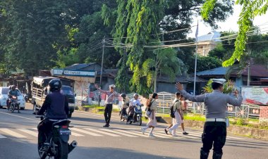 Budaya-Tertib-Lalu-Lintas:-Polres-Sikka-Rutin-Laksanakan-Strong-Point