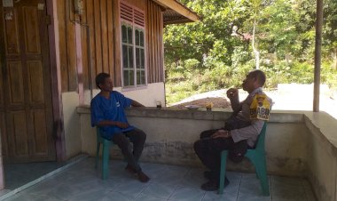 Patroli-Sambang-Warga-Bhabinkamtibmas-Ajak-Jaga-Kamtibmas-Yang-Kondusif