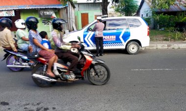 Kegiatan-Himbauan-Keselamatan-Berlalu-Lintas-Berjalan-Lancar-di-Kota-Maumere-Kab.-Sikka