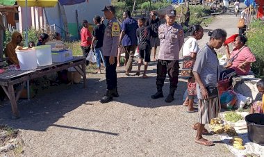 Kegiatan-Patroli-dan-Pengaturan-Lalu-Lintas-di-Pasar-Nebe-oleh-Polsubsektor-Nebe