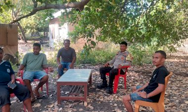 Jaga-Kamtibmas-di-Desa,-Bhabinkamtibmas-Desa-Magepanda-Gencar-Sambang-Warga