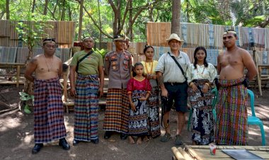 KEGIATAN-KUNJUNGAN-WISATAWAN-DI-SANGGAR-NILO-WATUBUAN-BERJALAN-LANCAR