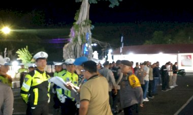 POLRES-SIKKA-GELAR-PATROLI-GABUNGAN-KEGIATAN-RUTIN-YANG-DITINGKATKAN-(KRYD)-DALAM-RANGKA-SYUKURAN-PENERIMAAN-KOMUNI-SUCI-PERTAMA-/-SAMBUT-BARU-SEKEUSKUPAN-MAUMERE