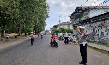 Sat-Lantas-Polres-Sikka-Melaksanakan-Pengaturan-Lalu-Lintas-(-Strong-Point-Pagi-),-Penertiban-Ranmor-dan-Patroli-Sepeda-Motor