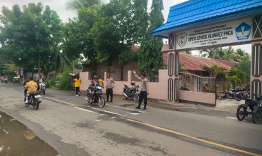 Polsek-Paga-Melaksanakan-Kegiatan-Strong-Point-Di-Jalur-Perkantoran-Dan-Sekolah