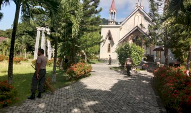 KAPOLSEK-LELA-IPTU--NYOMAN-SIMELION-MELAKUKAN-KEGIATAN-BHAKTI-RELIGI-DI-WILAYAH--HUKUM-KECAMATAN-LELA