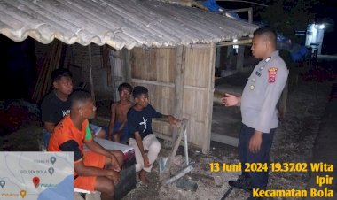 Polsek-Bola-Gelar-Patroli-Malam:-Pastikan-Keamanan-dan-Ketertiban-Warga-Sikka