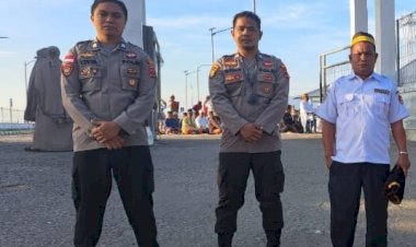 Pospol-Pemana-Polsek-Alok-Laksanakan-Pengamanan-Sholat-Idul-Adha-1445-H/2024