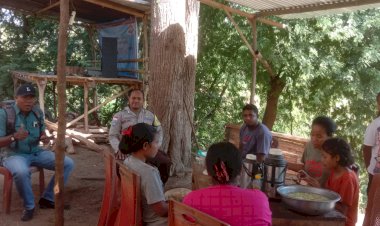 Bhabinkamtibmas-Polsek-Nita-Giat-Sambang-Desa-Takaplager:-Masyarakat-Sambut-Positif-Himbauan-Kamtibmas