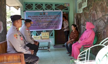 Polres-Sikka-Lakukan-Anjangsana-kepada-Warakawuri-dalam-Rangka-Hari-Bhayangkara-ke-78