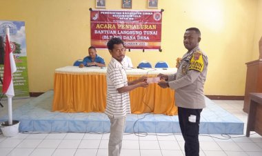 Bhabinkamtibmas-Polsek-Lela,-Bripka-Longginus-Manu-melakukan-giat-Sambang,-Dusun-Ragaregong,-Desa-Du-,-Kec.-Lela,-Kab.-Sikka.