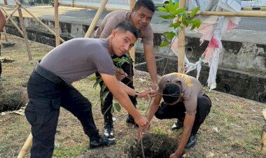 Polri-Peduli-Penghijauan,-Polres-Sikka-Lakukan-Penanaman-Pohon-Dalam-Rangka-Menyambut-Hari-Bhayangkara-ke-78